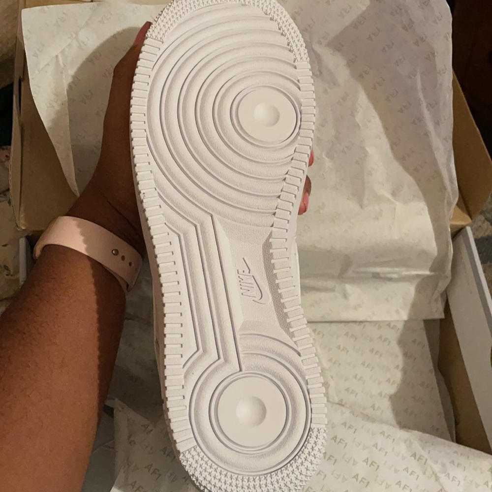 NWT - Nike Air Force 1 '07 ESS Sneaker Size 12 - Picture 6 of 7